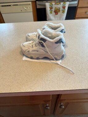 Women's Winter Sneakers Lined with Fur